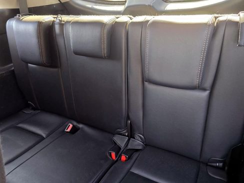 Used 2016 Toyota Highlander XLE image 29