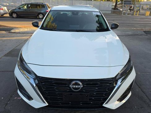 Used 2025 Nissan Altima 2.5 SV FWD image 9