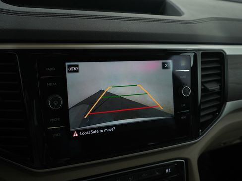 Used 2023 Volkswagen Atlas SE image 24