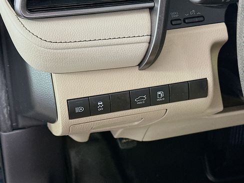 Used 2021 Toyota Camry LE w/ Convenience Package FWD image 17