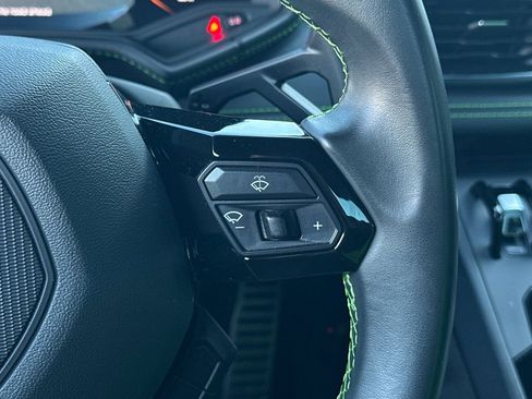 Used 2021 Lamborghini Huracan EVO image 30