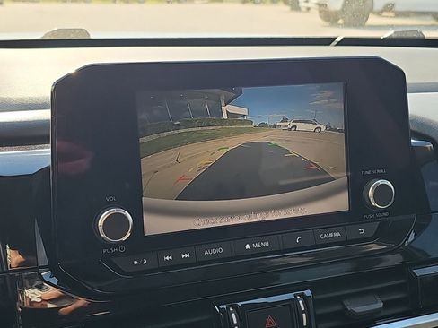 Used 2022 Nissan Pathfinder SV AWD/4WD image 21