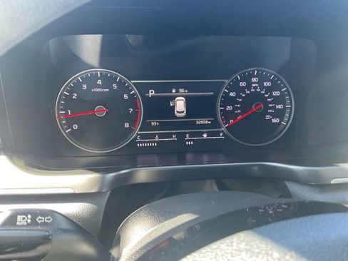 Used 2021 Kia Sorento LX FWD image 16