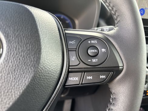 Used 2025 Toyota RAV4 Limited image 21