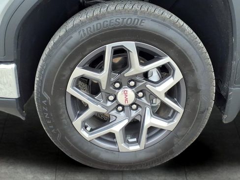 Used 2025 GMC Sierra 1500 SLT RWD image 9