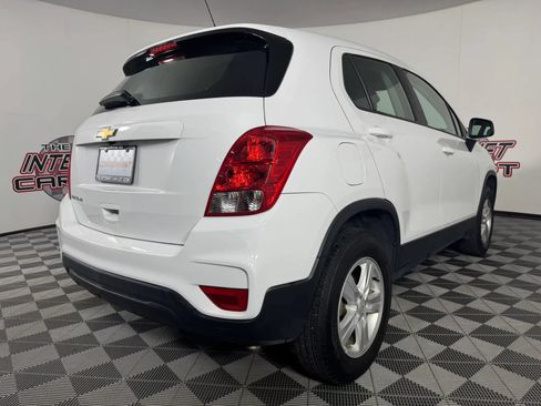 Used 2018 Chevrolet Trax LS AWD/4WD image 25