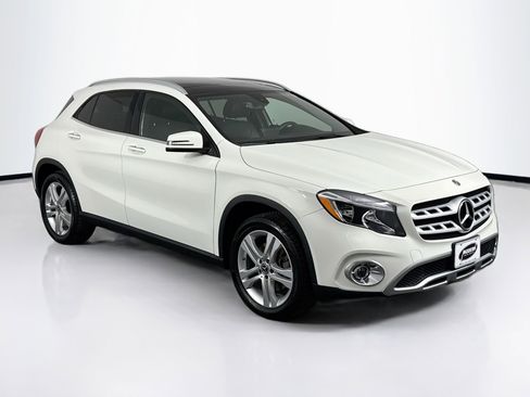 Used 2018 Mercedes-Benz GLA 250 4MATIC image 2