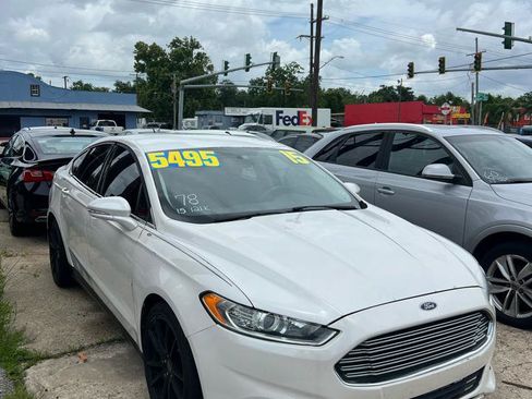 Used 2015 Ford Fusion SE w/ Equipment Group 202A FWD image 3