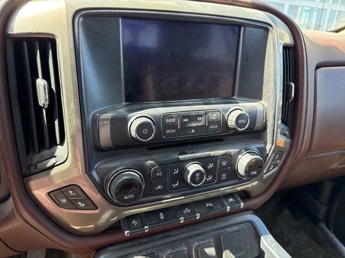 Used 2017 Chevrolet Silverado 1500 High Country AWD/4WD image 11