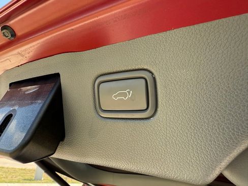 Used 2018 Kia Sorento SX image 28