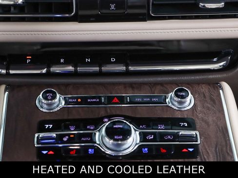 Used 2020 Lincoln Aviator Reserve w/ Equipment Group 202A image 21