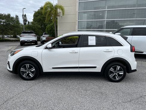 Used 2022 Kia Niro EX Premium FWD image 6