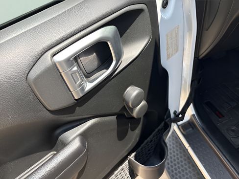 Used 2019 Jeep Wrangler Sport AWD/4WD image 11