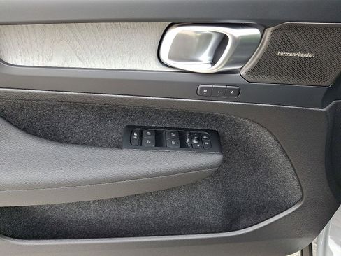 New 2026 Volvo XC40 B5 Ultra w/ Climate Package image 8