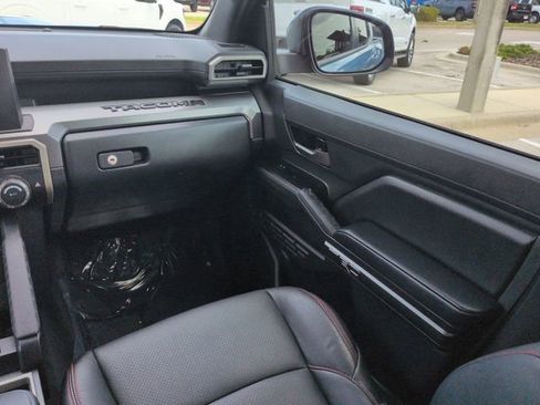 Used 2026 Toyota Tacoma TRD Sport AWD/4WD image 17