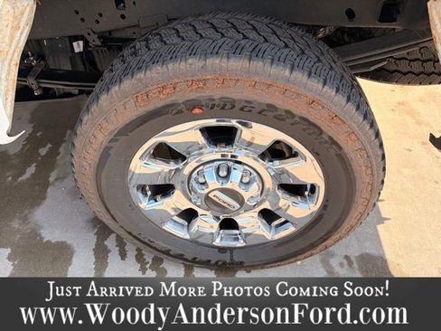 Used 2025 Ford F250 Lariat w/ Lariat Ultimate Package image 7