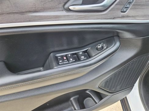 Used 2024 Jeep Grand Cherokee L Limited w/ Luxury Tech Group II image 15