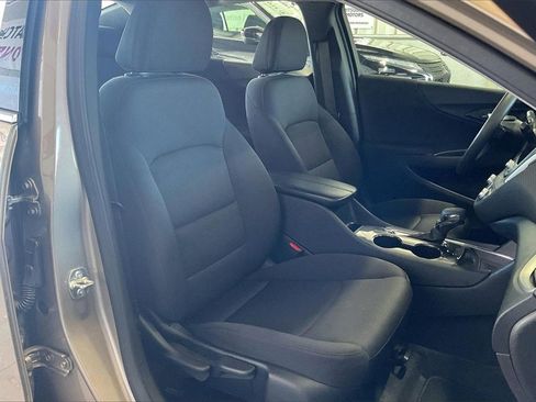 Used 2025 Chevrolet Malibu LT image 23