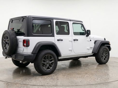 Used 2025 Jeep Wrangler Unlimited Sport AWD/4WD image 9