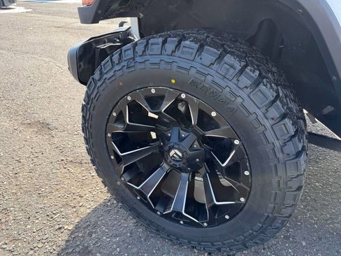 Used 2021 Jeep Wrangler Unlimited Sahara AWD/4WD image 17
