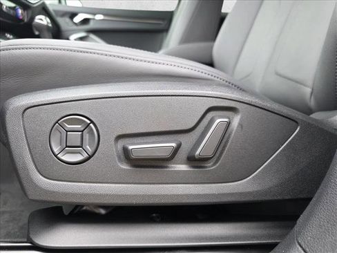 Certified 2025 Audi Q3 2.0T Premium w/ Convenience Package AWD/4WD image 14