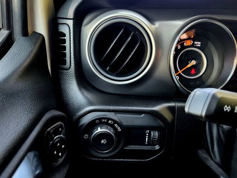 Used 2023 Jeep Wrangler Willys image 12