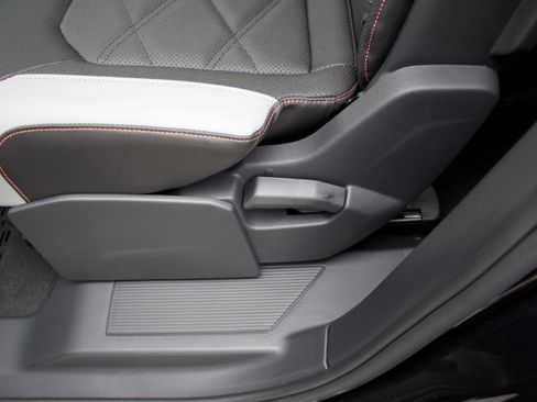 New 2026 Volkswagen Atlas Peak Edition image 28