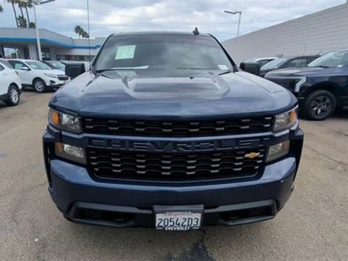 Used 2021 Chevrolet Silverado 1500 Custom image 3