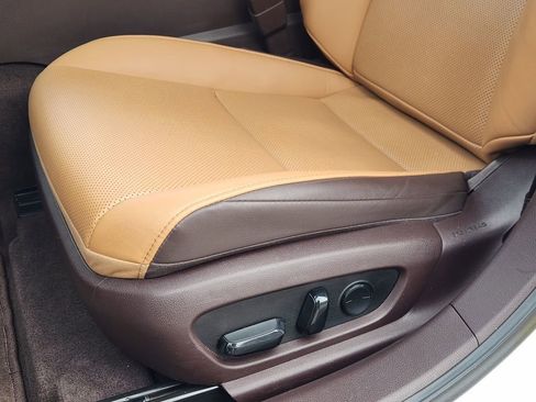 Used 2019 Lexus ES 350 w/ Premium Package image 17