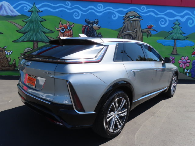Certified 2024 Cadillac Lyriq Luxury w/ LPO, Floor Liner Package AWD/4WD image 4