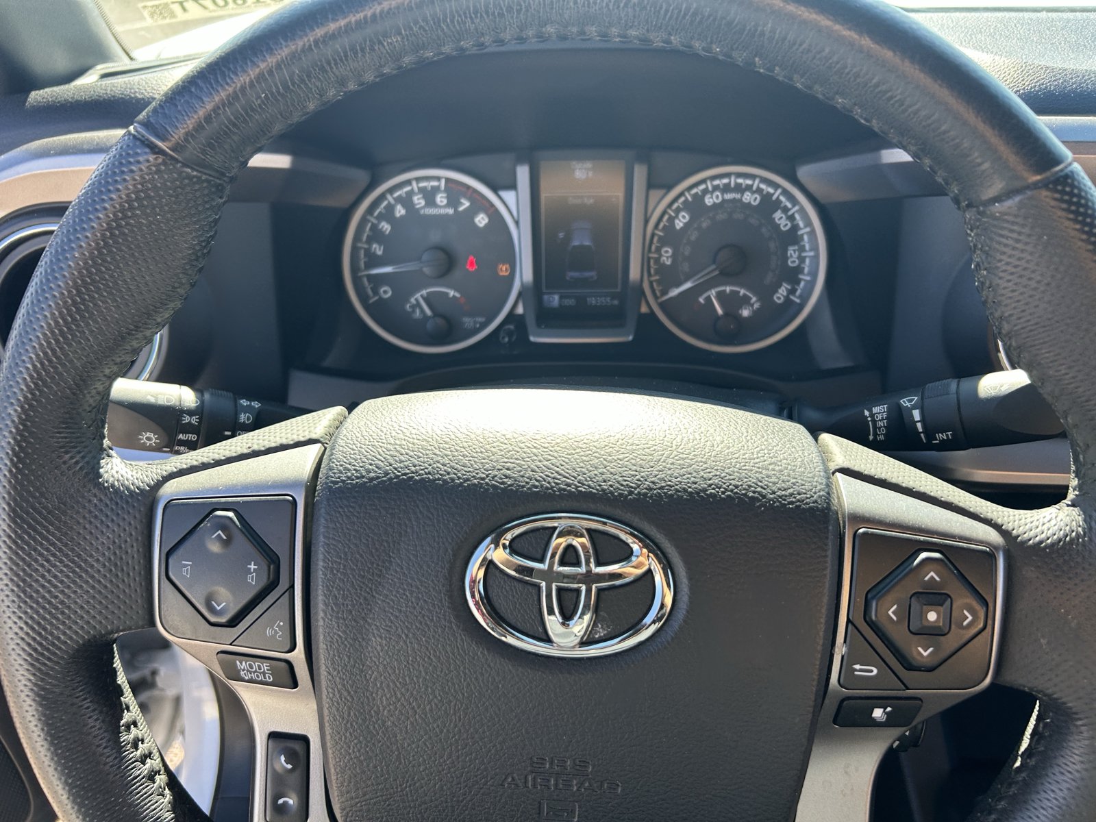 Used 2017 Toyota Tacoma Limited w/ Tow Package AWD/4WD image 15