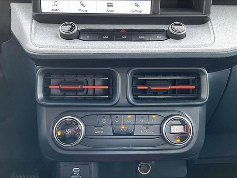 Certified 2022 Ford Maverick XLT w/ Equipment Group 300A Standard image 32