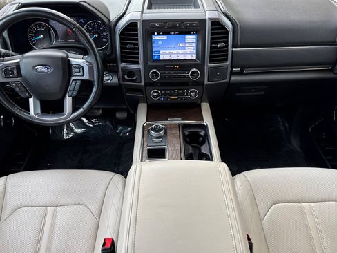 Used 2019 Ford Expedition Platinum RWD image 15