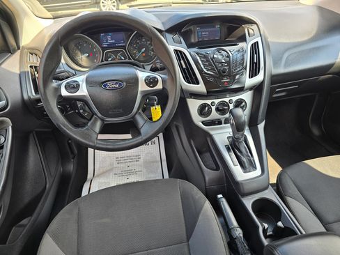 Used 2014 Ford Focus SE FWD image 8