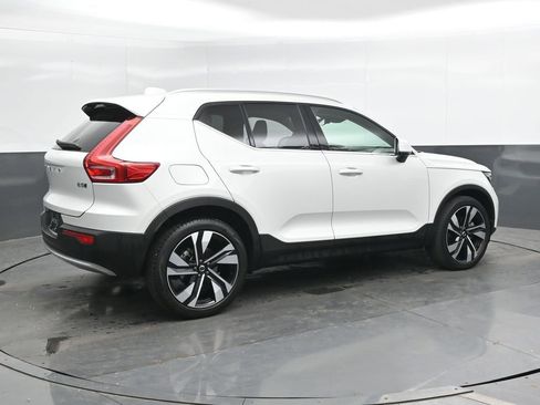 Used 2023 Volvo XC40 B5 Ultimate w/ Climate Package AWD/4WD image 4