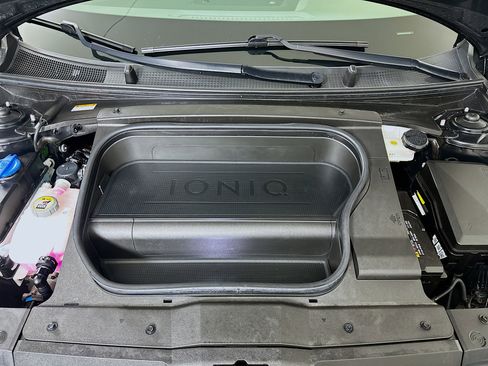 Used 2024 Hyundai Ioniq 6 SEL RWD image 33
