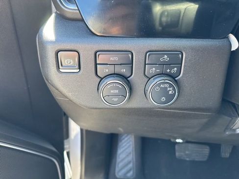 Used 2025 Chevrolet Silverado 1500 LT AWD/4WD image 11