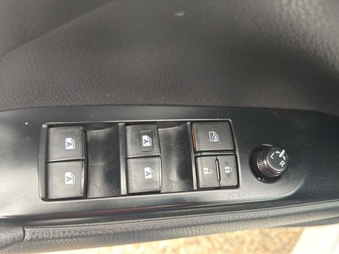 Used 2020 Toyota Camry LE w/ Carpet Mat Package image 17