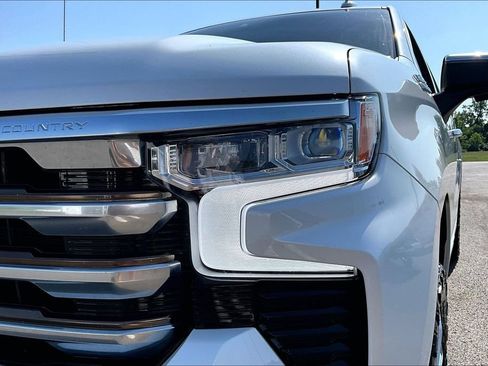 Used 2022 Chevrolet Silverado 1500 High Country w/ High Country Premium Package AWD/4WD image 31