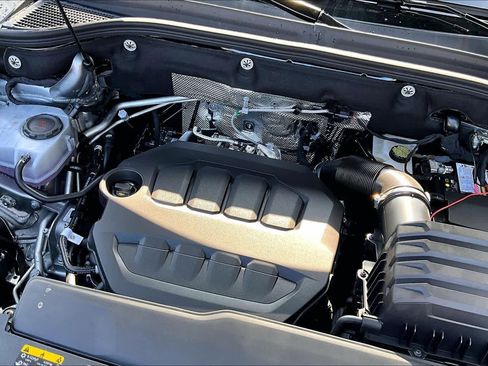 New 2026 Volkswagen Atlas Cross Sport SE image 17