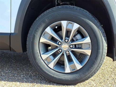 New 2026 Chevrolet Equinox LT image 11