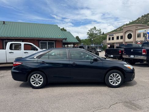 Used 2017 Toyota Camry LE FWD image 2