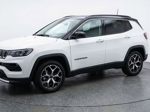 Used 2025 Jeep Compass Limited AWD/4WD image 3