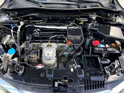 Used 2017 Honda Accord EX-L image 31