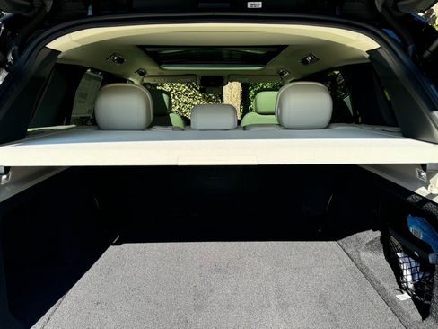 New 2025 Land Rover Range Rover SE image 16