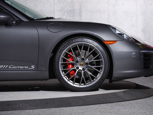 Used 2018 Porsche 911 Carrera S RWD image 33