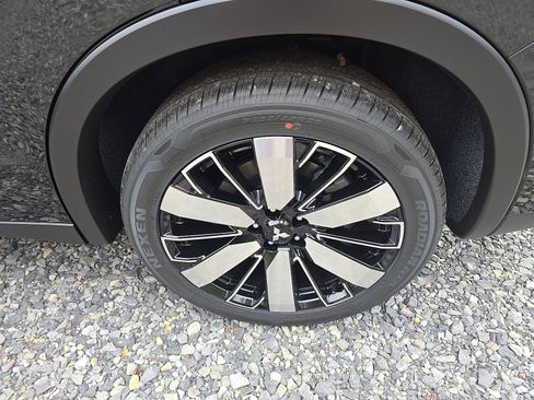 New 2025 Mitsubishi Outlander SE image 28