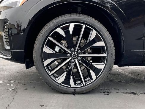 New 2026 Volvo XC60 B5 Ultra w/ Climate Package AWD/4WD image 14