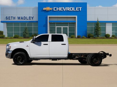 Used 2023 RAM 3500 Tradesman w/ Chrome Appearance Group AWD/4WD image 33