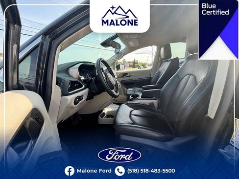 Used 2023 Chrysler Pacifica Touring-L FWD image 22